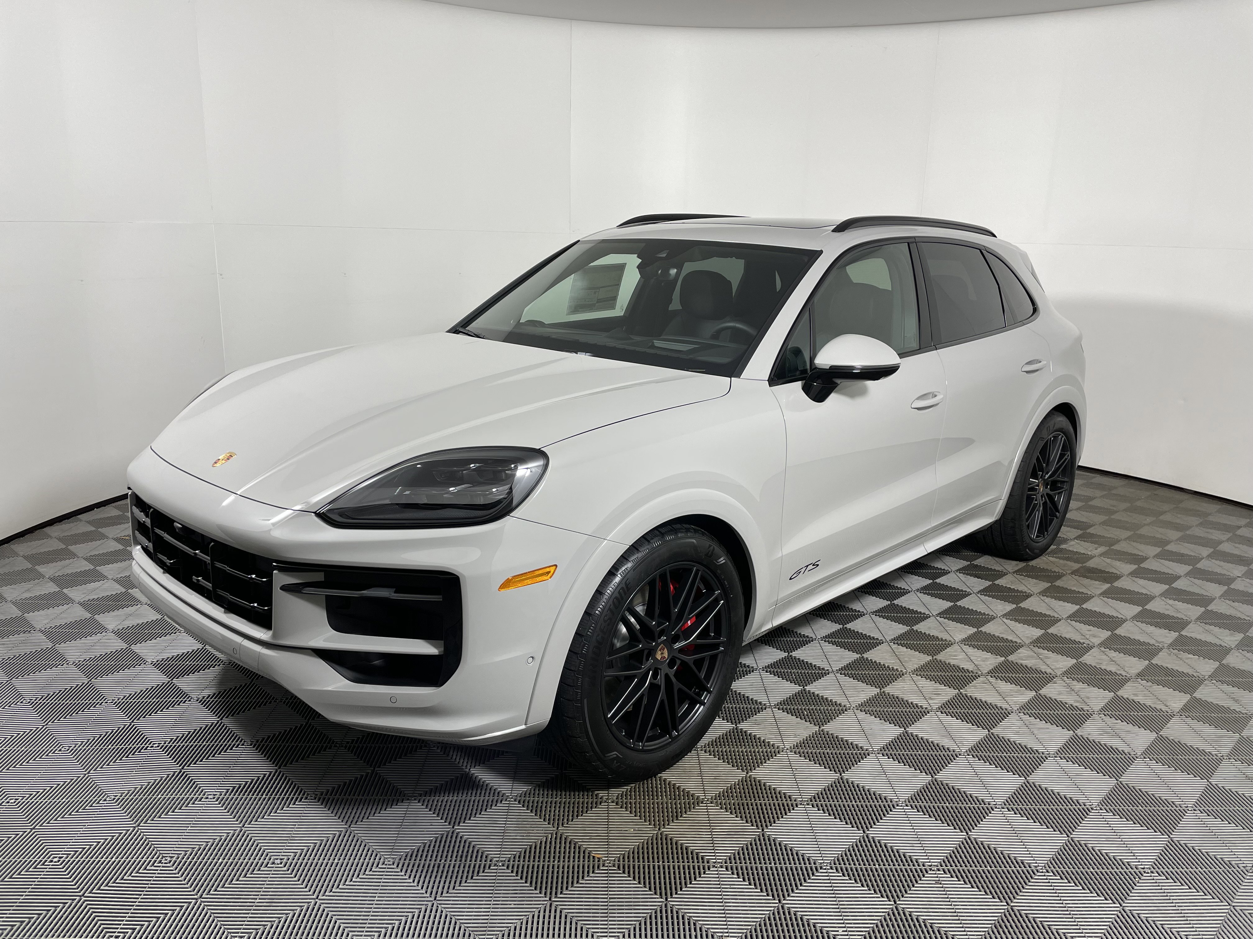 New 2026 Porsche Cayenne GTS image 11