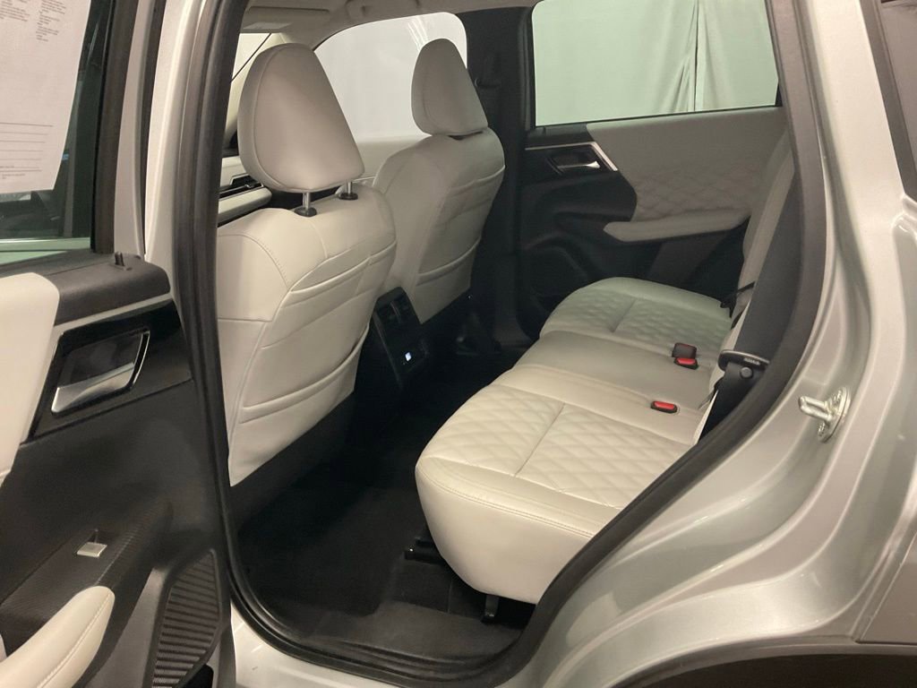 Used 2022 Mitsubishi Outlander SEL AWD/4WD image 30