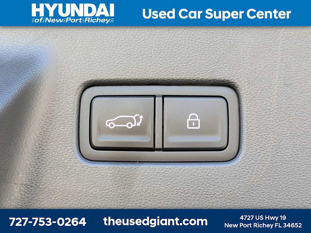 Used 2025 Hyundai Santa Fe SEL w/ Tow & Go Package FWD image 14