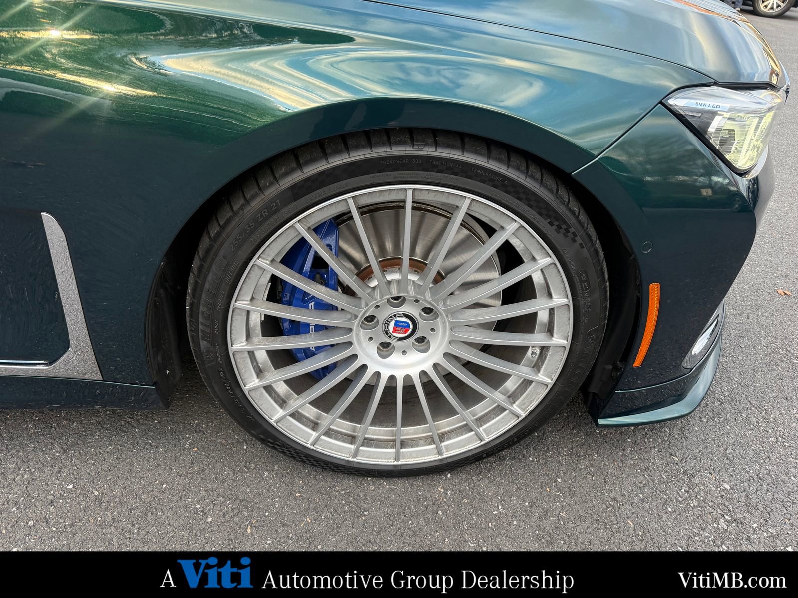 Used 2022 BMW ALPINA B7 xDrive w/ Luxury Rear Seating Package image 15