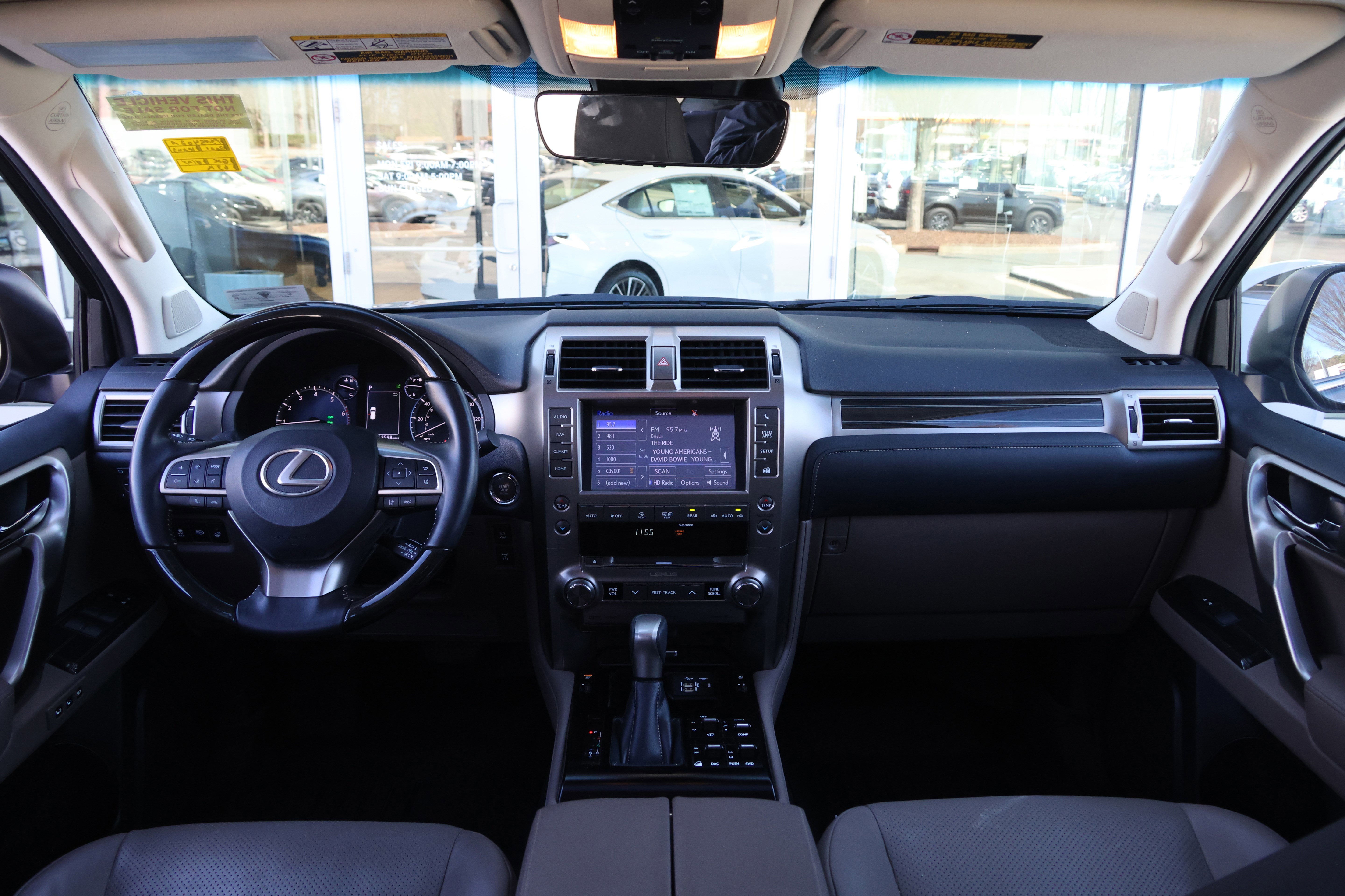 Used 2021 Lexus GX 460 Luxury w/ Accessory Package image 17