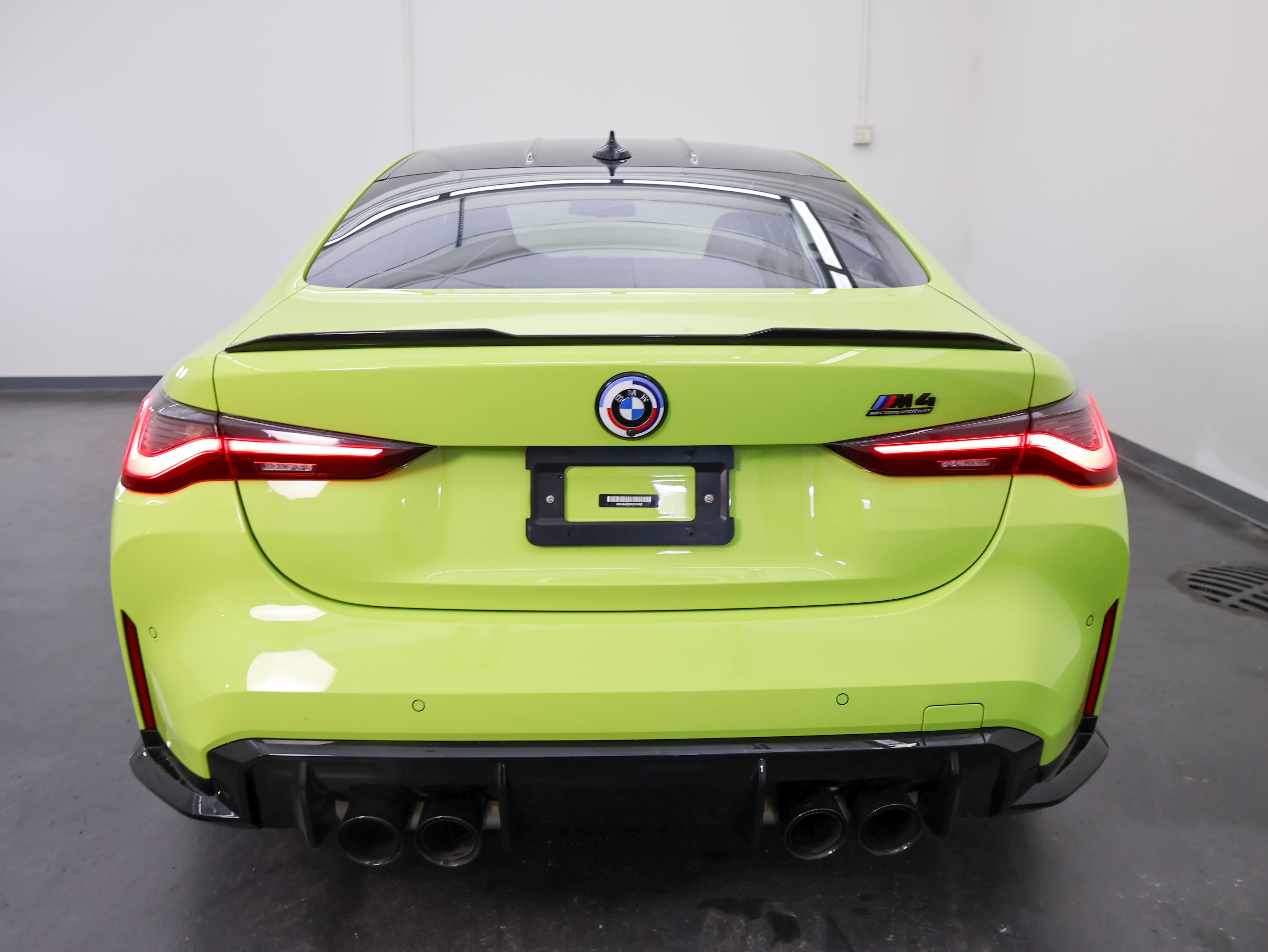 Used 2022 BMW M4 xDrive Competition w/ Executive Package AWD/4WD image 4