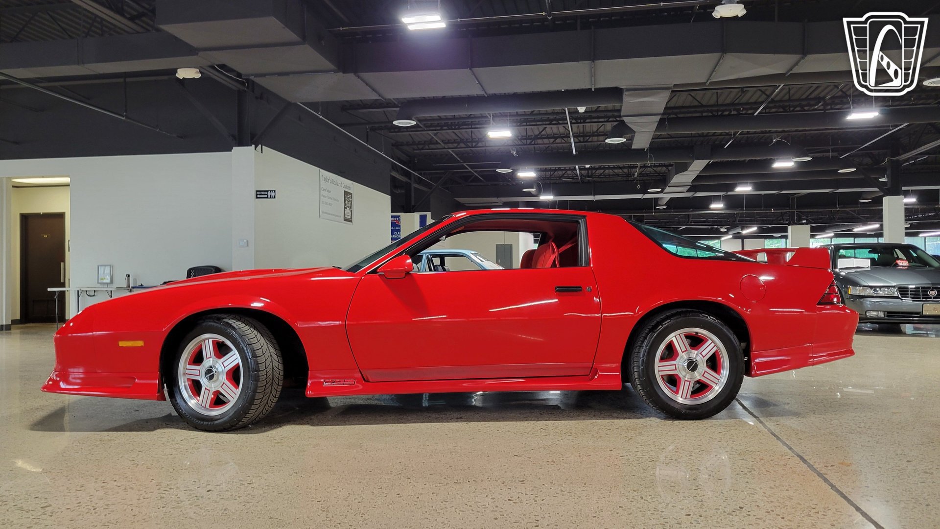 Used 1991 Chevrolet Camaro Z28 RWD image 2