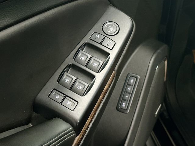 Used 2018 Chevrolet Suburban LT AWD/4WD image 19