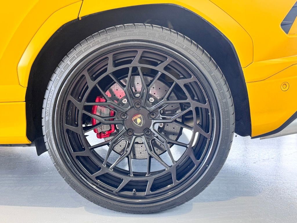 Used 2021 Lamborghini Urus image 13
