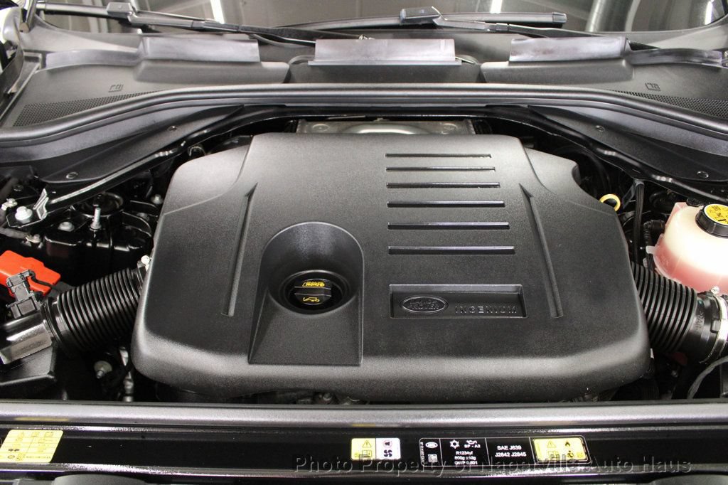 Used 2025 Land Rover Range Rover Sport SE AWD/4WD image 46