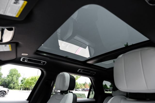 New 2026 Land Rover Range Rover Sport Dynamic SE AWD/4WD image 5
