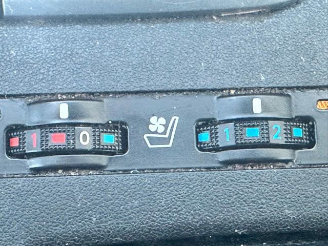 Used 2014 Toyota Highlander Limited w/ Driver Technology Package image 15