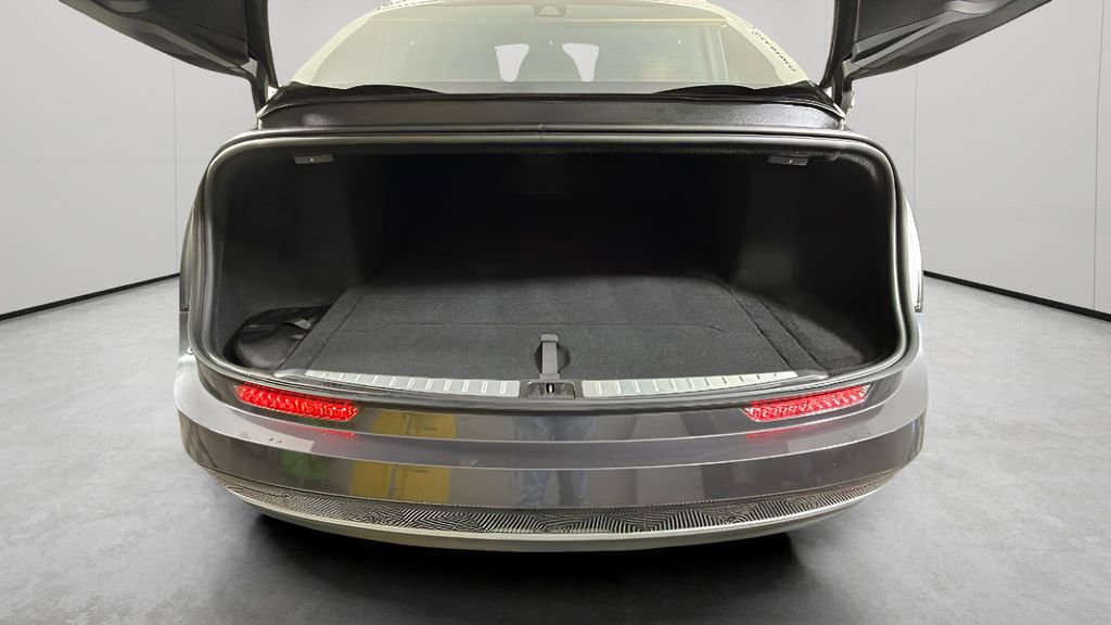 Used 2024 Lucid Air Touring image 29