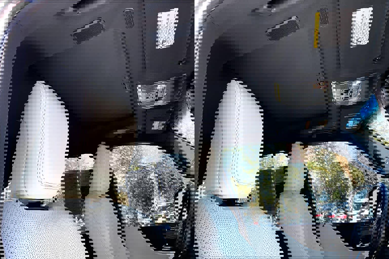 Used 2024 Lexus LX 600 4WD w/ Luxury Package image 13