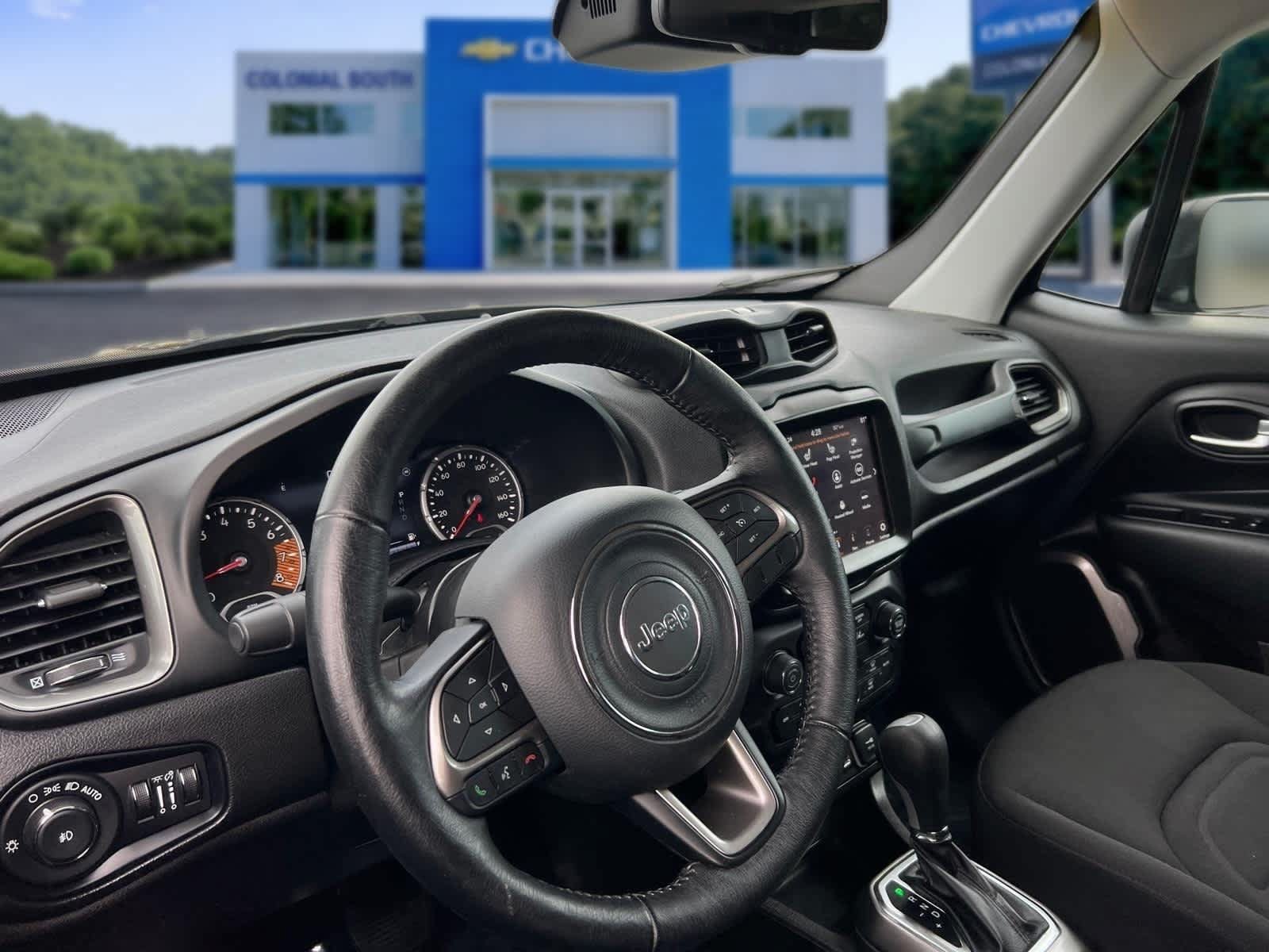 Used 2022 Jeep Renegade Latitude w/ Convenience Group AWD/4WD image 14