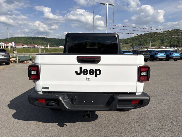 Used 2024 Jeep Gladiator Sport AWD/4WD image 5