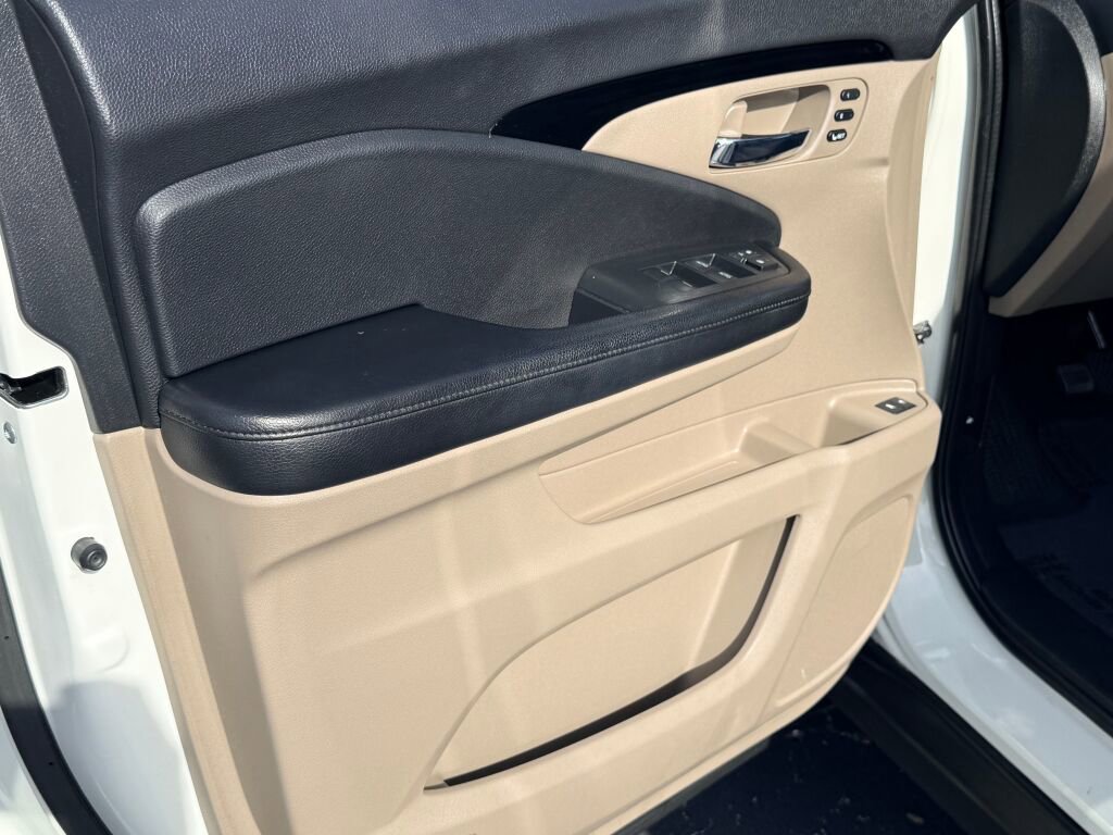 Used 2016 Honda Pilot Touring image 23