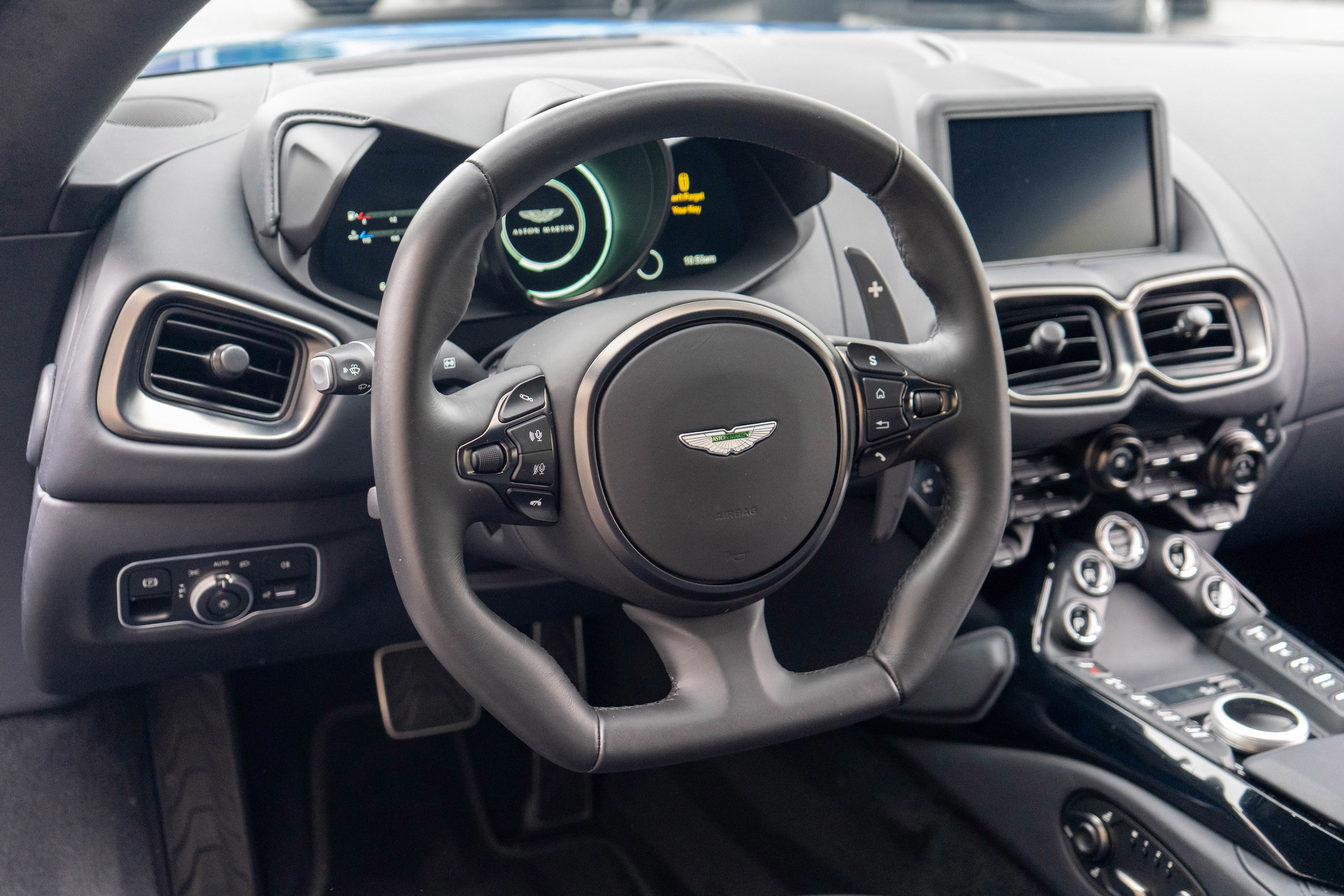 Used 2022 Aston Martin V8 Vantage image 11