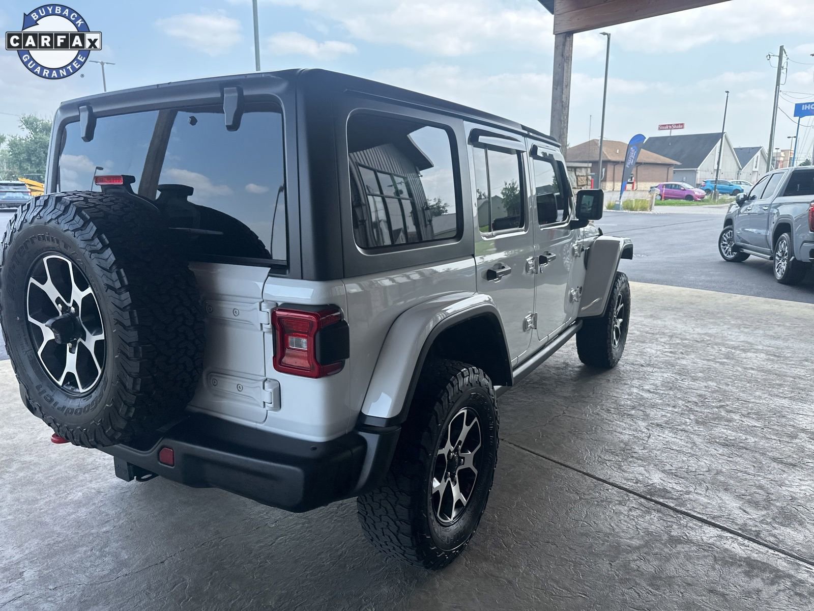 Used 2023 Jeep Wrangler Unlimited Rubicon w/ Steel Bumper Group image 19