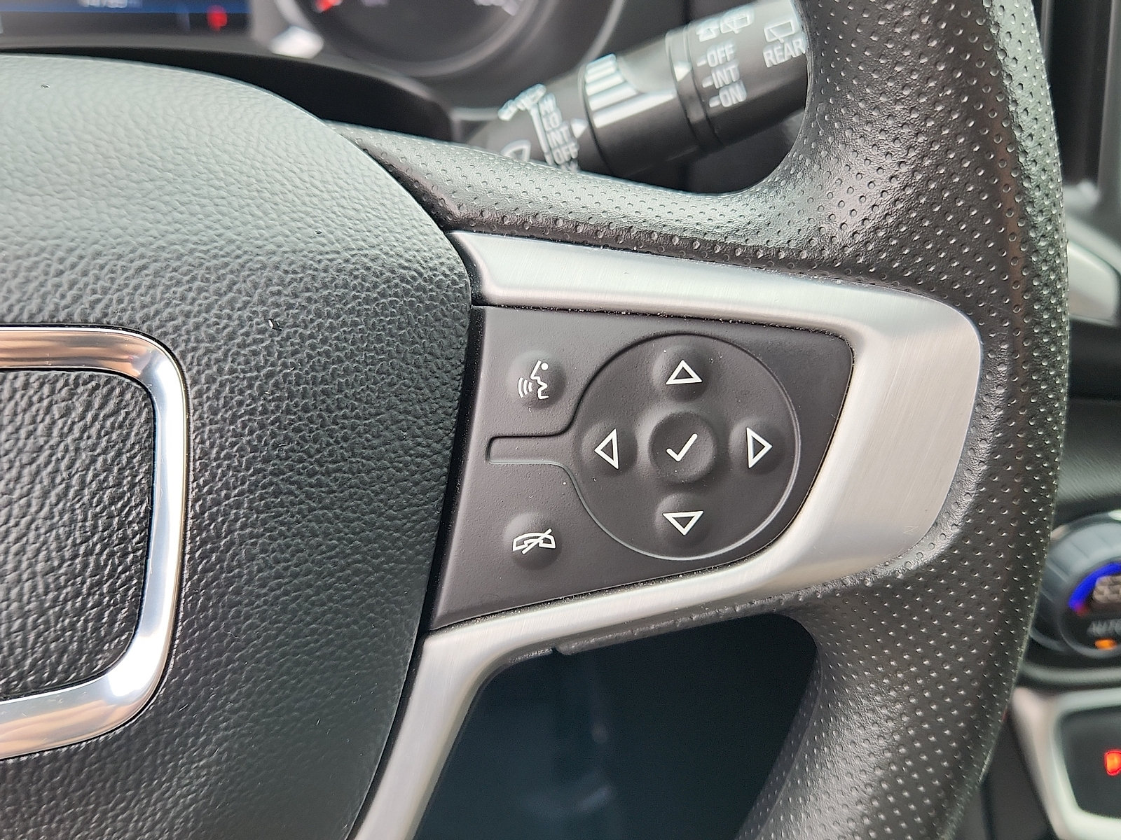 Used 2024 GMC Terrain SLE w/ Driver Convenience Package AWD/4WD image 22