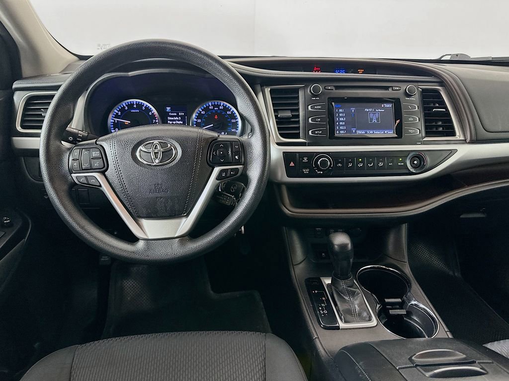 Used 2017 Toyota Highlander LE image 21