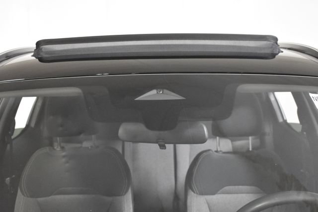 Certified 2025 Nissan Kicks SV w/ SV Premium Package AWD/4WD image 33