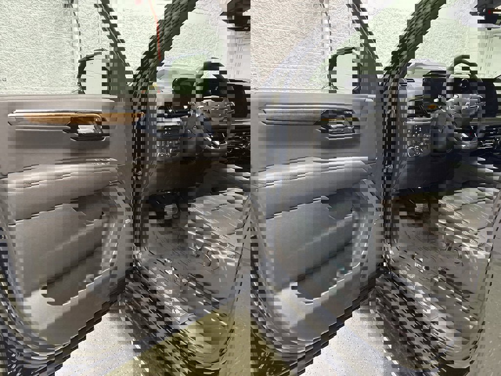 New 2026 Chevrolet Suburban High Country w/ Sun And Tow Package image 12