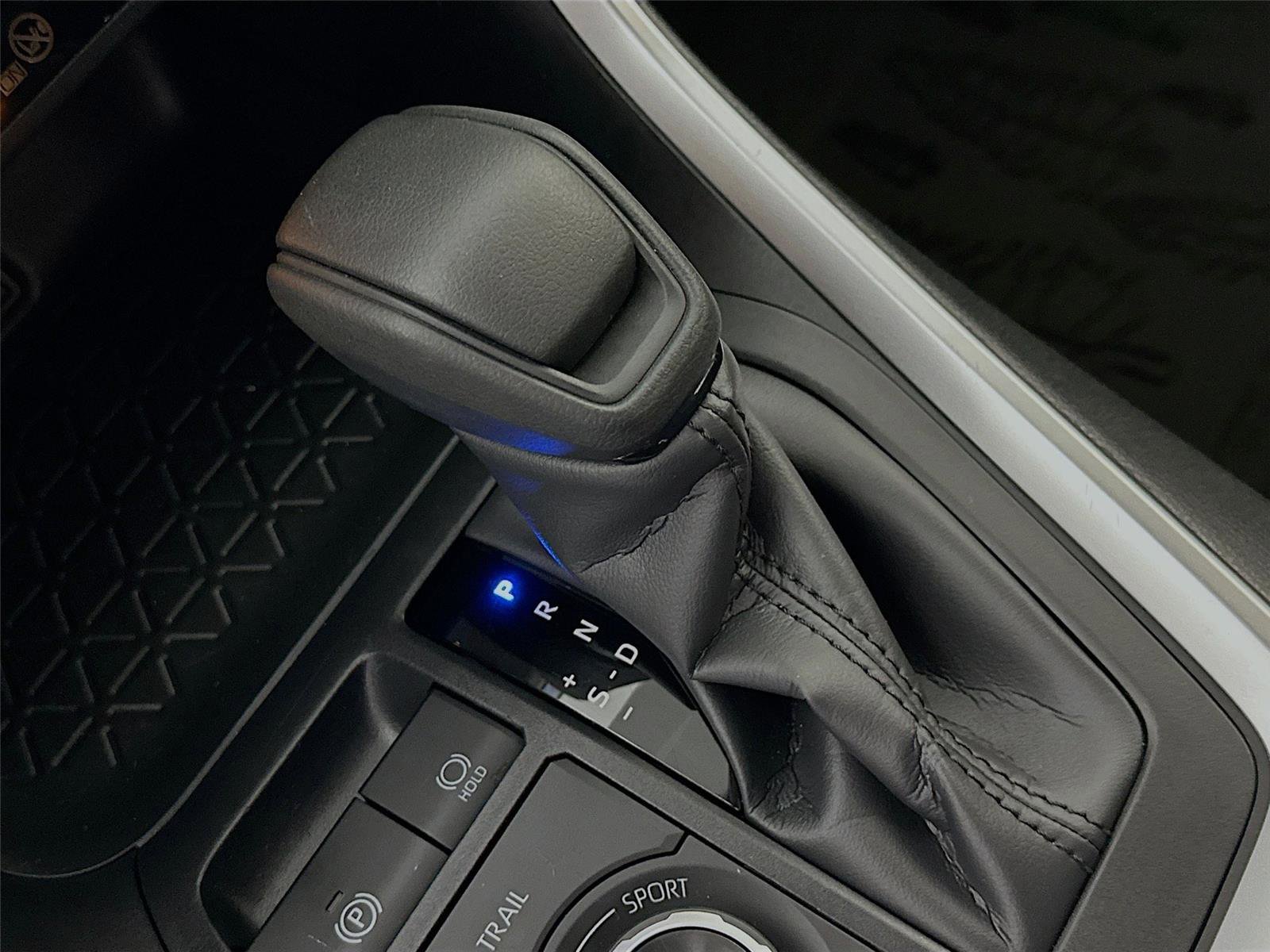 Certified 2025 Toyota RAV4 LE AWD/4WD image 15