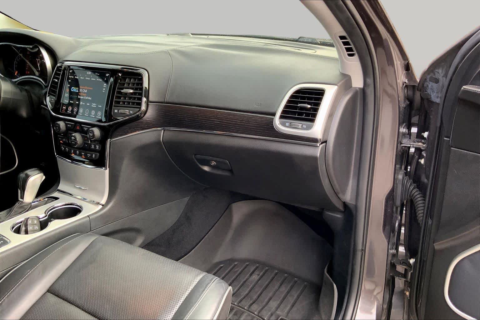 Used 2020 Jeep Grand Cherokee Summit AWD/4WD image 18