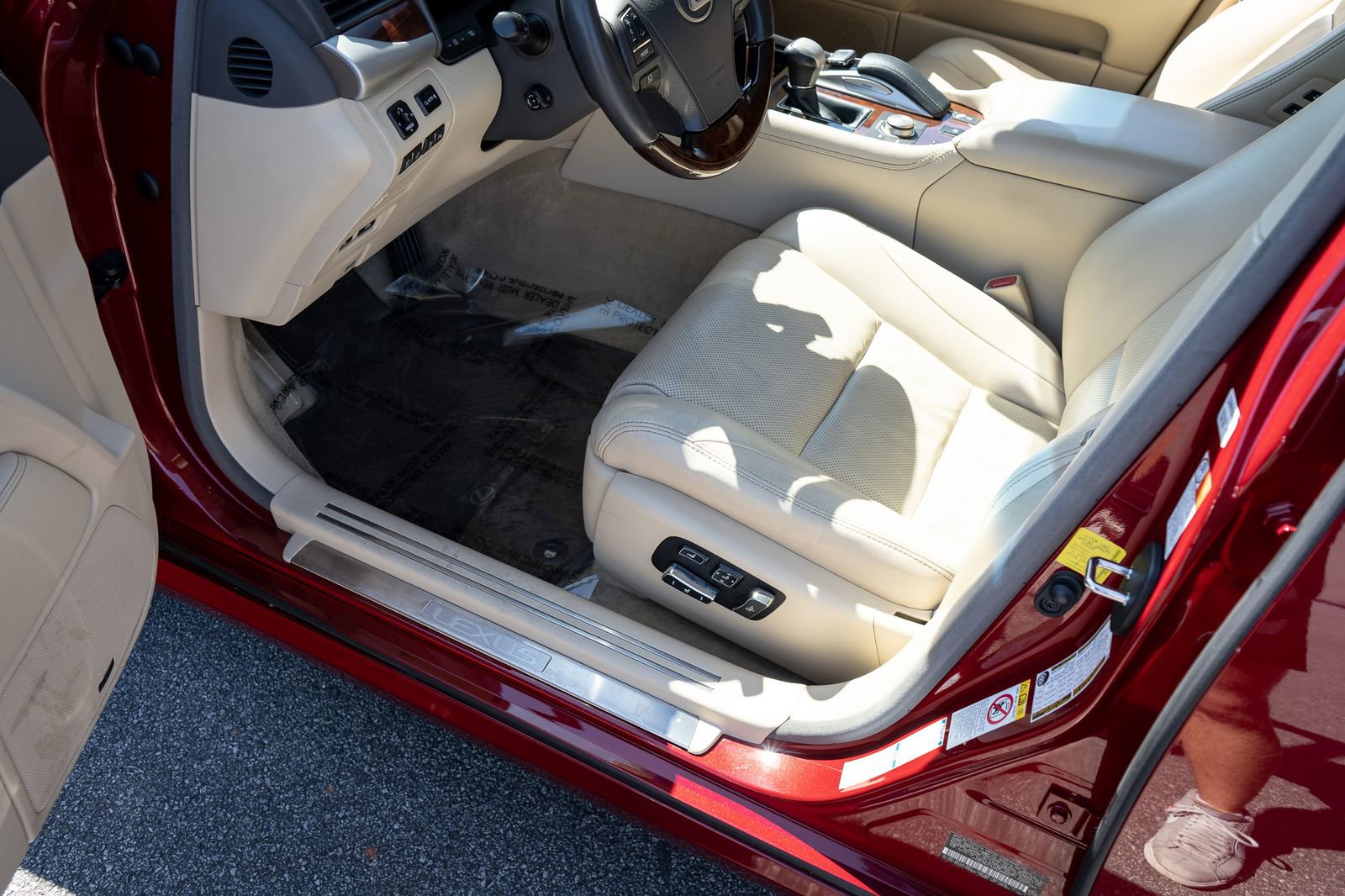 Used 2017 Lexus LS 460 AWD w/ Comfort Package image 18