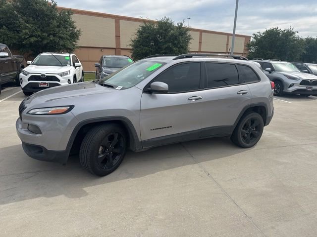 Used 2018 Jeep Cherokee Limited w/ Luxury Group FWD image 6