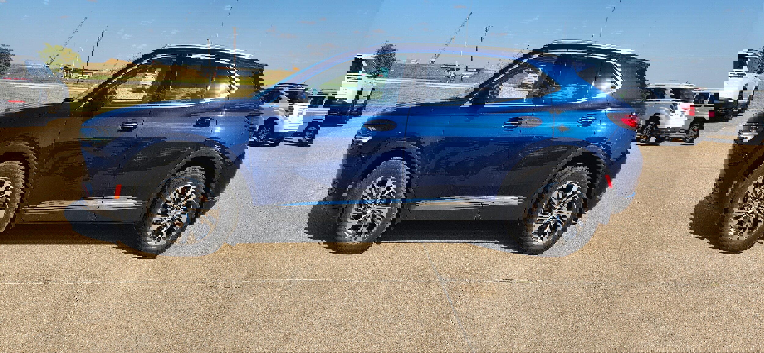 Used 2022 Buick Envision Essence w/ Safety Package image 5