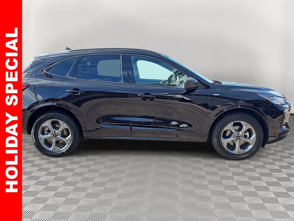 Used 2023 Ford Escape ST-Line image 2