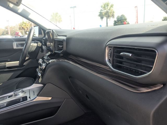 Used 2023 Ford Explorer Limited image 36