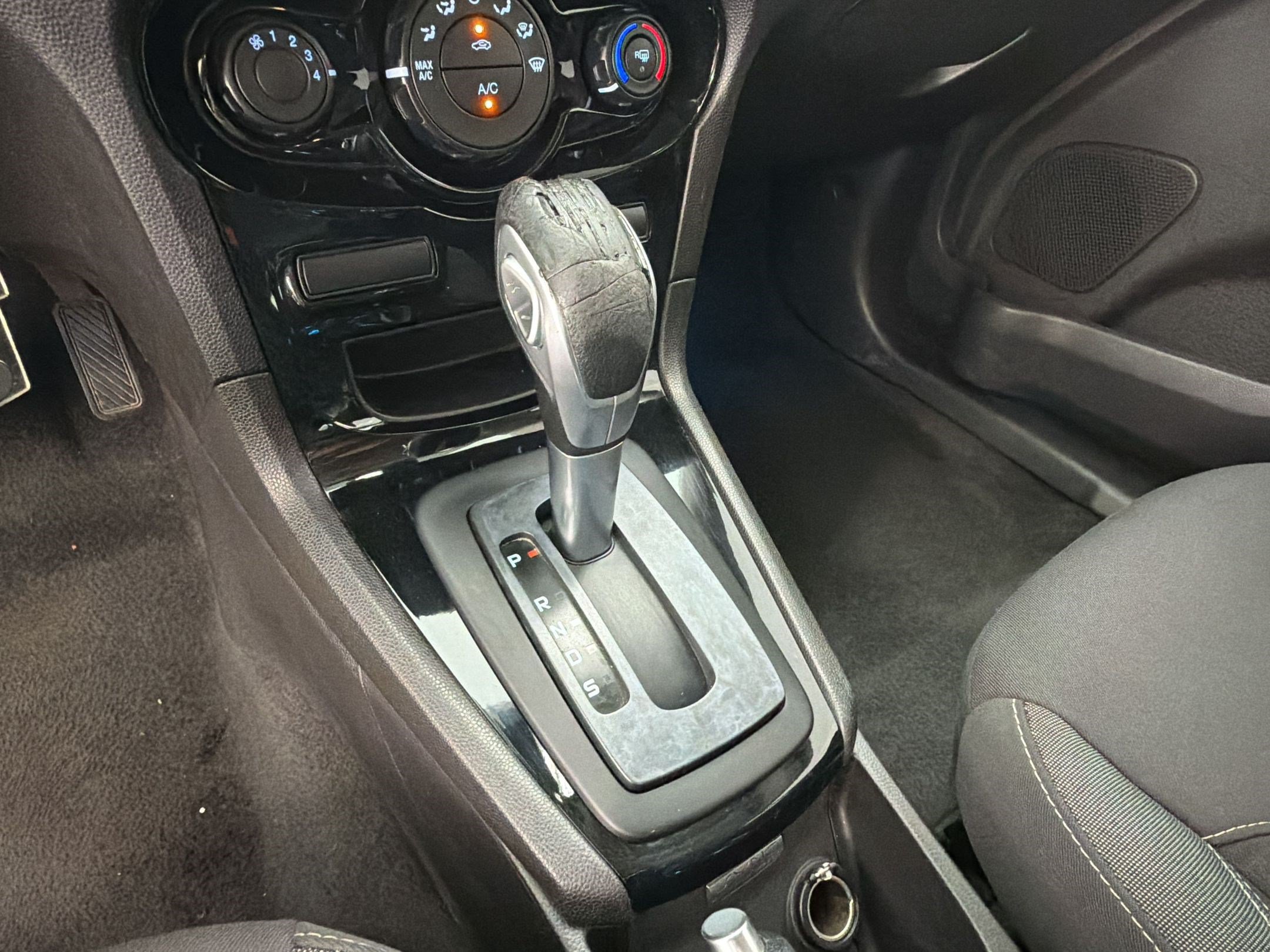 Used 2014 Ford Fiesta SE w/ Equipment Group 201A FWD image 15