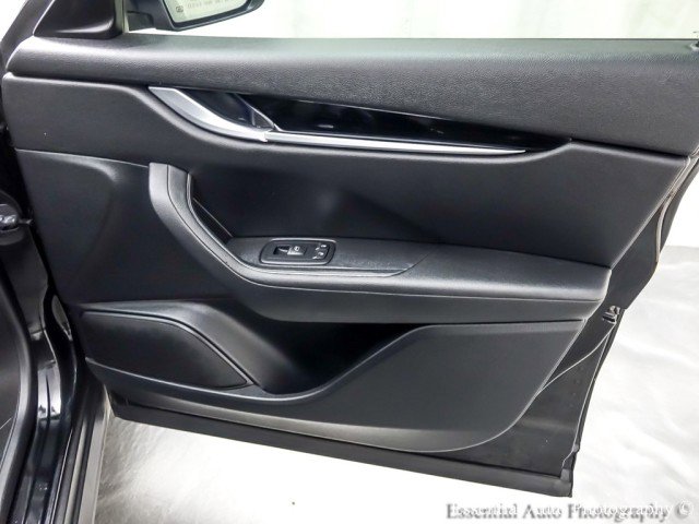 Used 2018 Maserati Levante AWD/4WD image 30