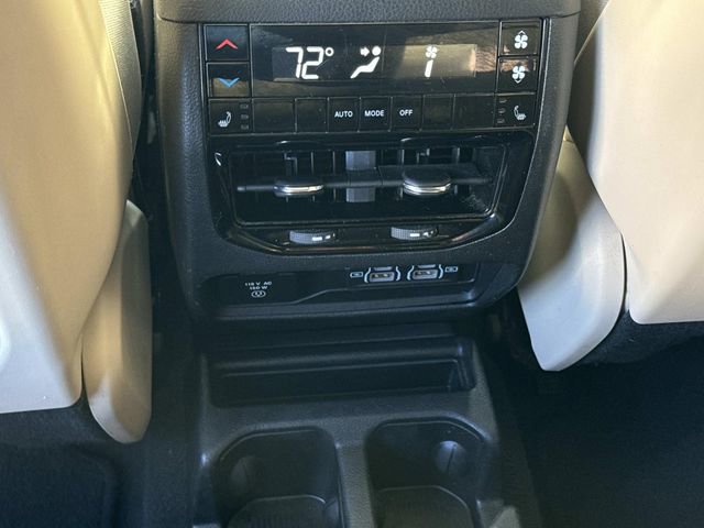 Used 2023 Jeep Grand Cherokee L Limited image 12