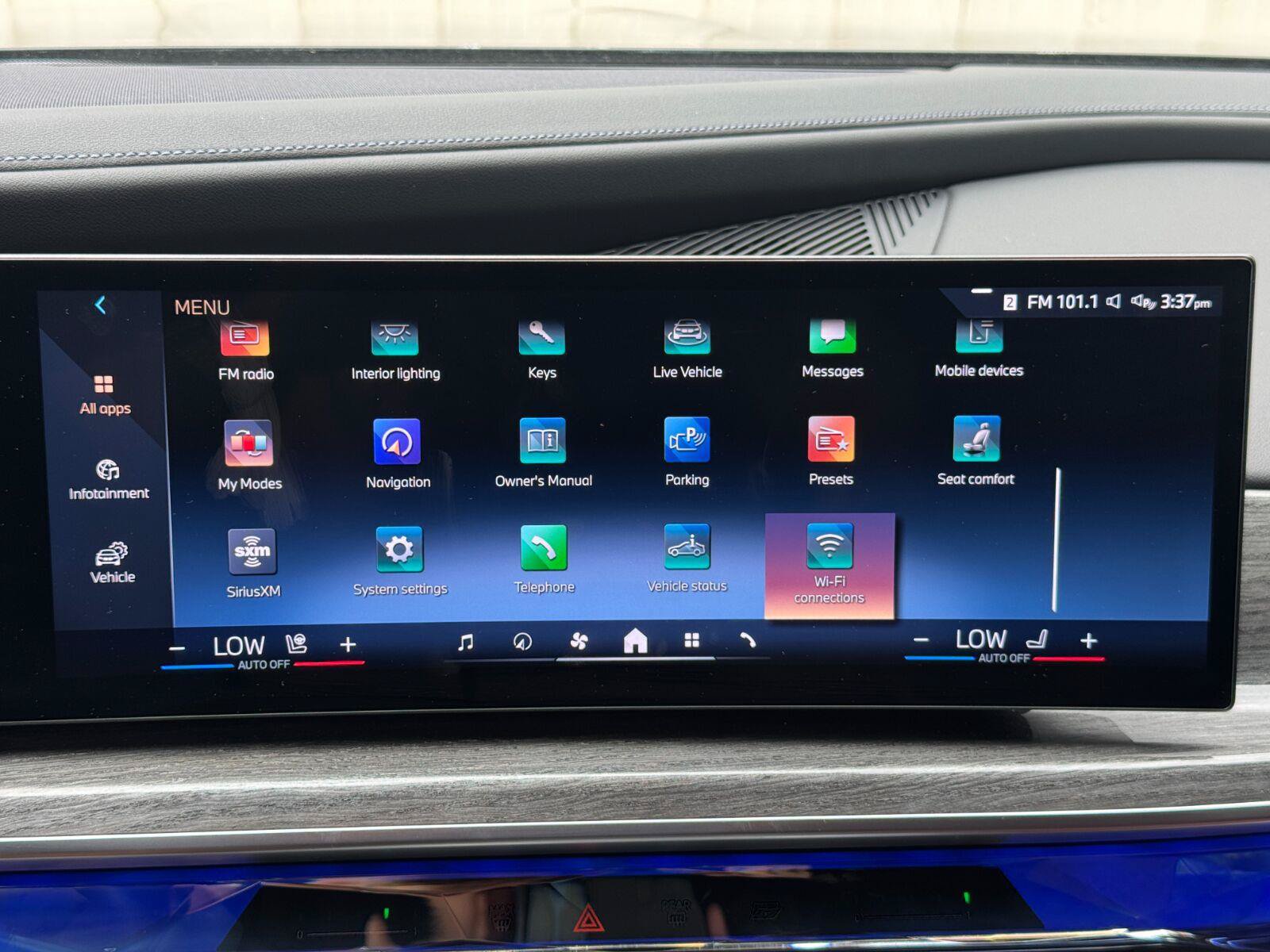 Used 2023 BMW i7 xDrive60 AWD/4WD image 29