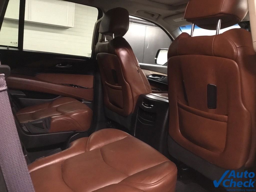 Used 2017 Cadillac Escalade Premium Luxury AWD/4WD image 33