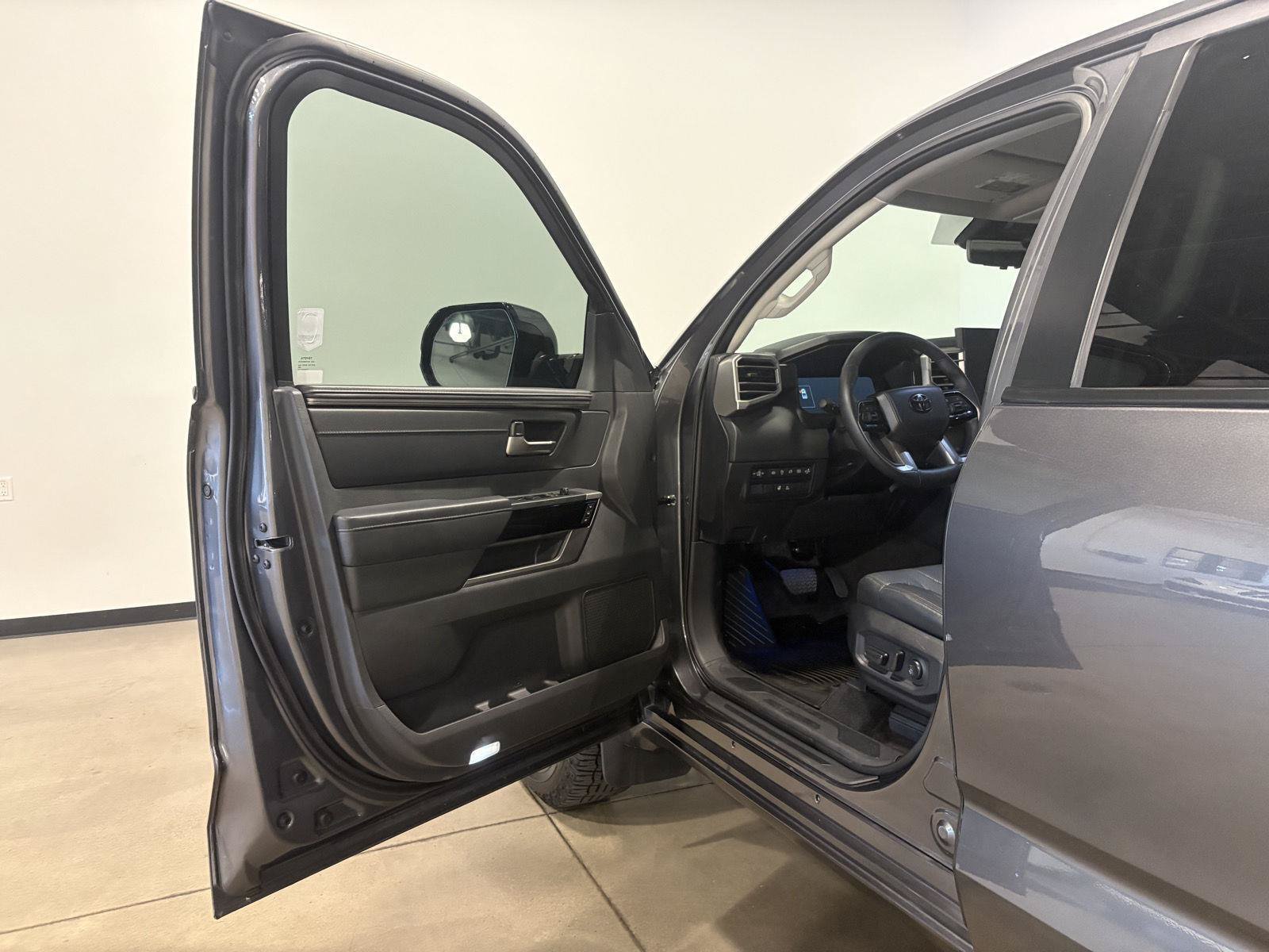 Used 2024 Toyota Tundra Limited AWD/4WD image 9