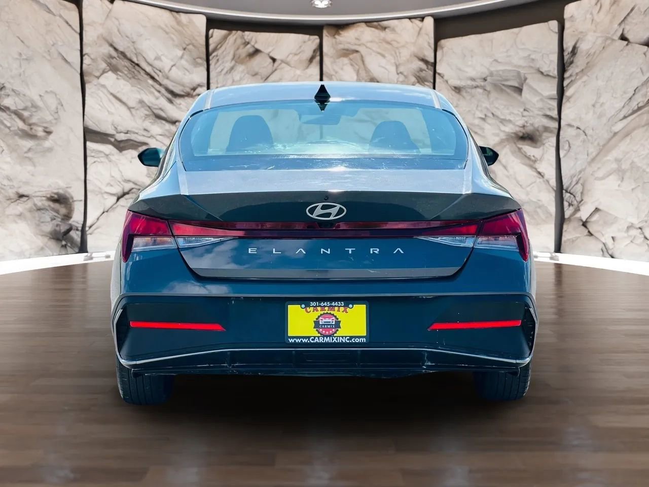 Used 2024 Hyundai Elantra SEL image 9