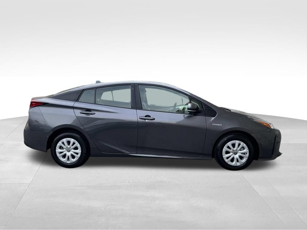Certified 2022 Toyota Prius LE FWD image 6