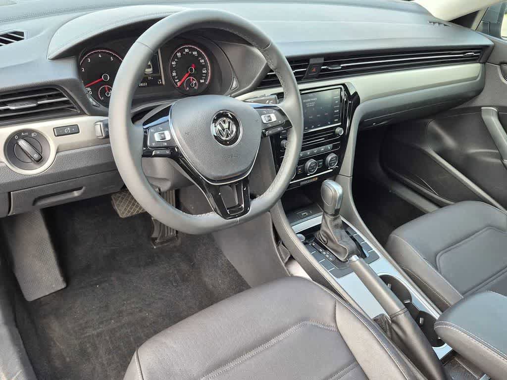Used 2022 Volkswagen Passat 2.0T SE FWD image 4