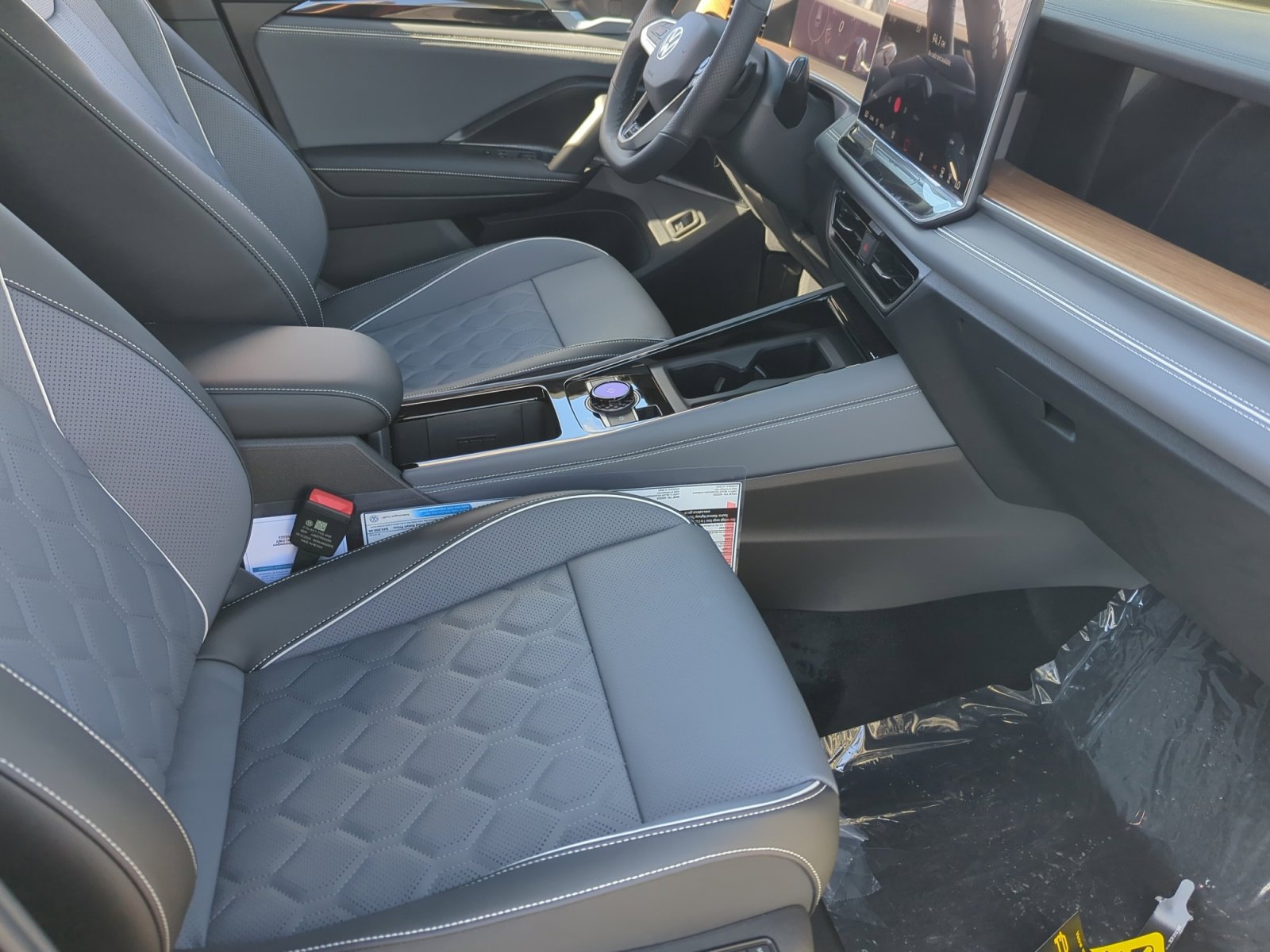 New 2026 Volkswagen Tiguan SEL R-Line image 18