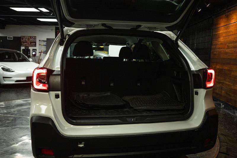 Used 2025 Subaru Outback Premium AWD/4WD image 7
