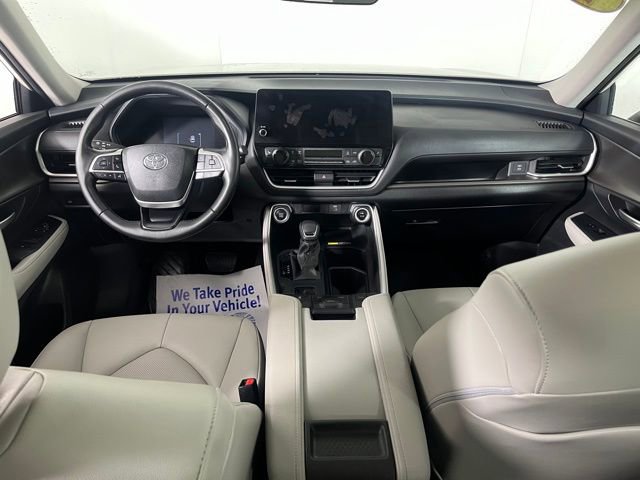 Used 2024 Toyota Grand Highlander XLE image 39