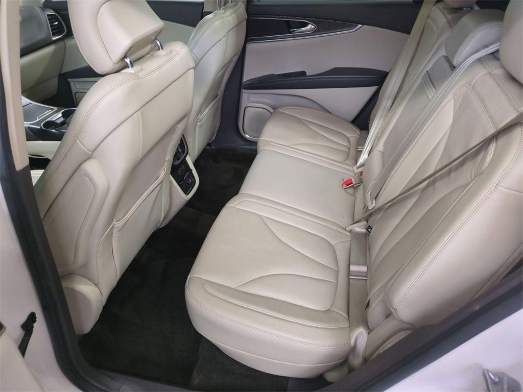 Used 2016 Lincoln MKX Reserve w/ Climate Package image 27