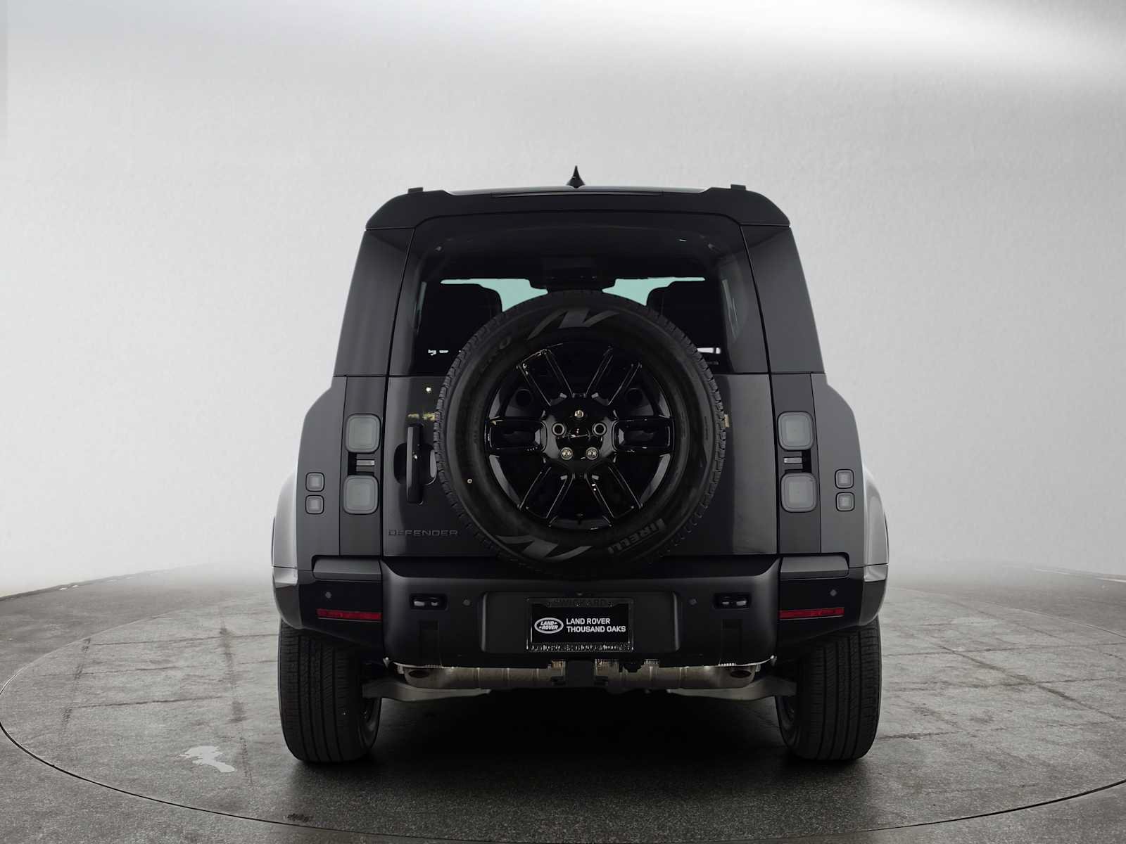 New 2026 Land Rover Defender 110 X-Dynamic SE AWD/4WD image 4