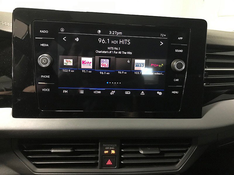 Used 2025 Volkswagen Jetta SE image 28