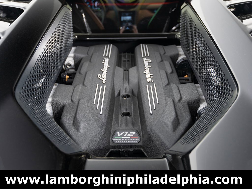 Used 2024 Lamborghini Revuelto image 44
