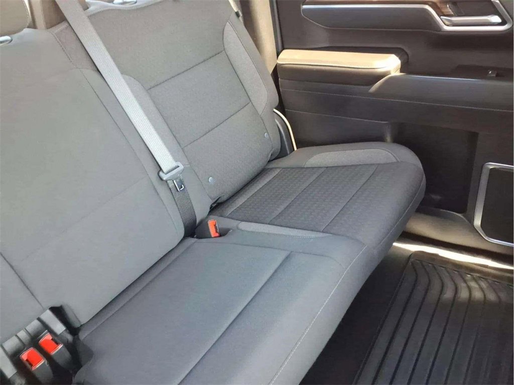 Used 2025 Chevrolet Silverado 1500 LT image 18