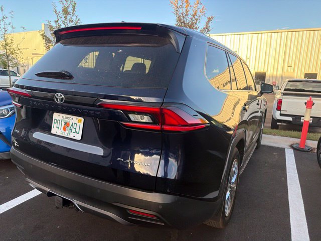 Used 2025 Toyota Grand Highlander AWD image 12