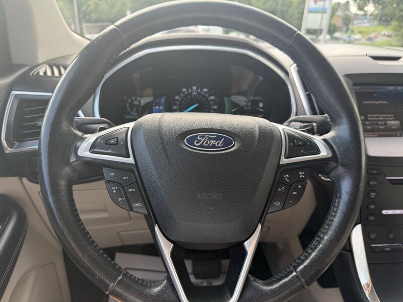 Used 2015 Ford Edge Titanium w/ Equipment Group 301A FWD image 18