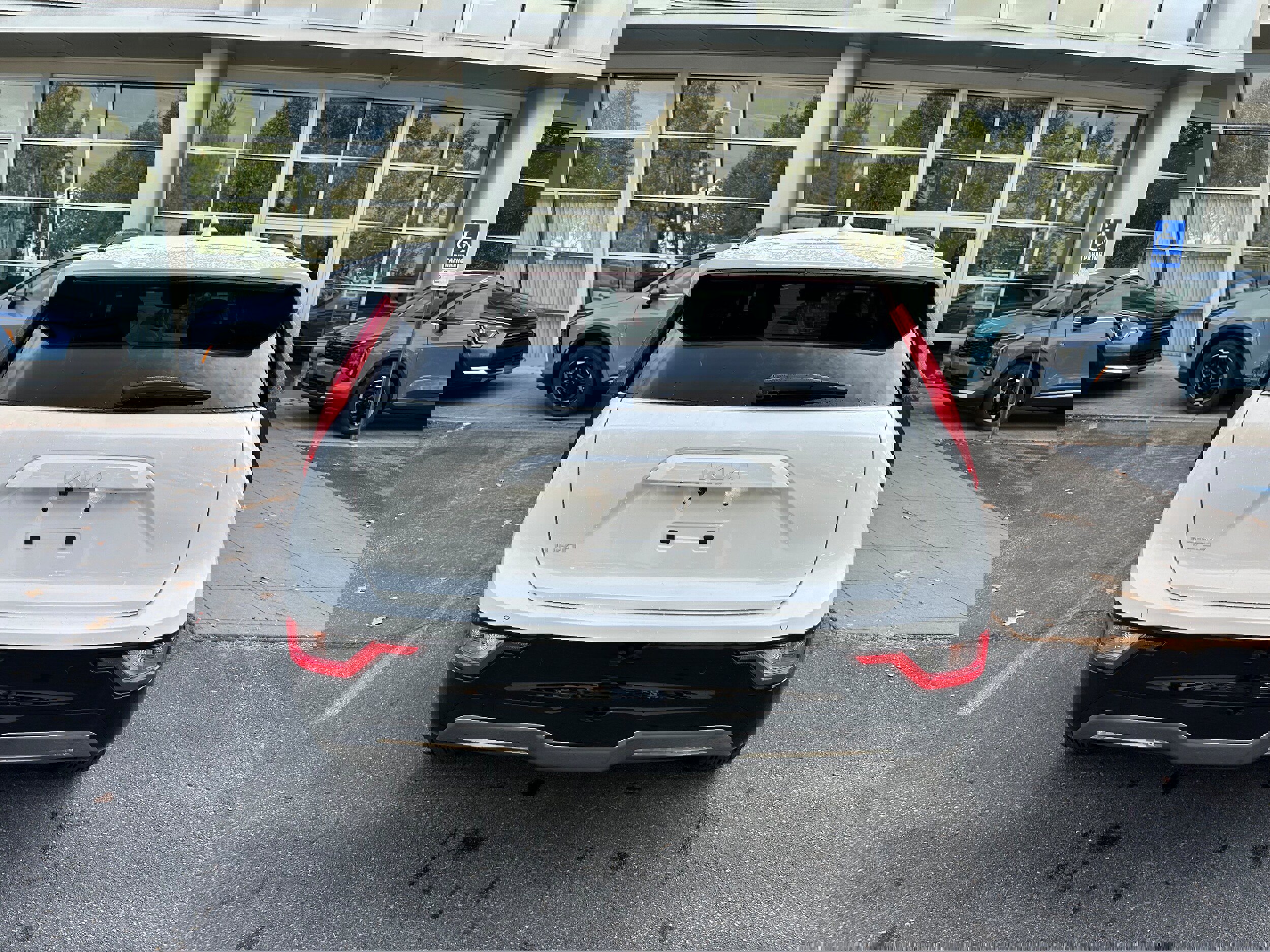 New 2025 Kia Niro Wind w/ Wind Preserve Package image 6